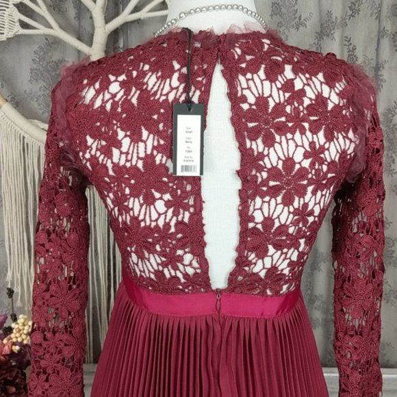 Romeo and Juliet Couture berry pleated lace dress - Picture 7 of 16